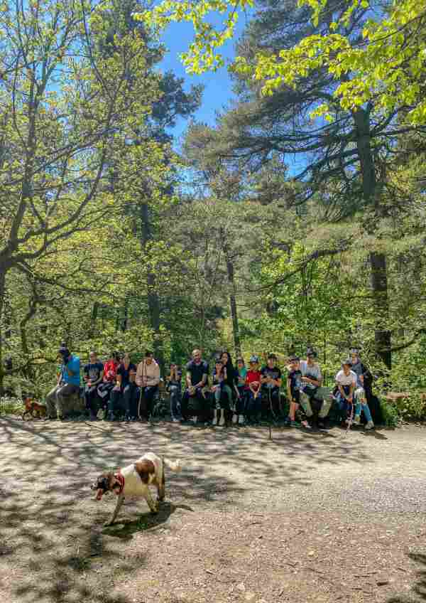 A big family and dog at Hardcastle Crags
