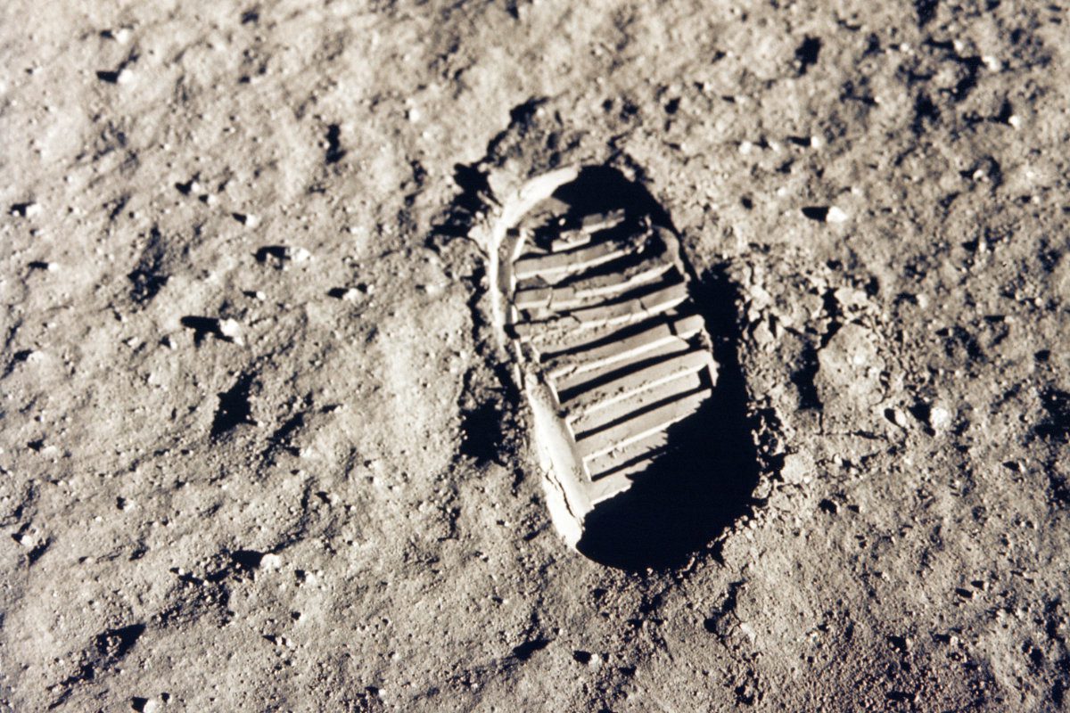 Footprint on the moon 